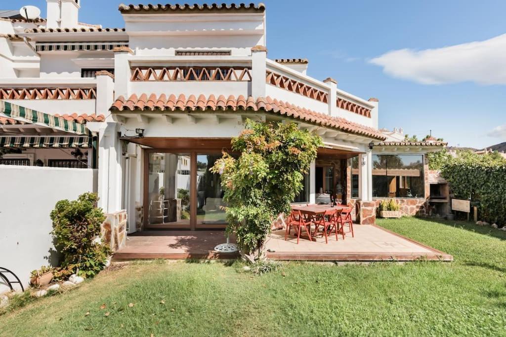 Holiday home Heaven At The Shore: El Cielito. *